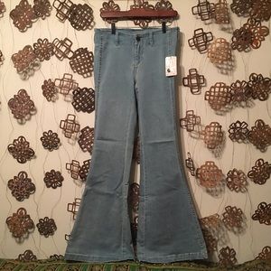 🌻FIRM🌻 Free People Flare Jean Size 26/28